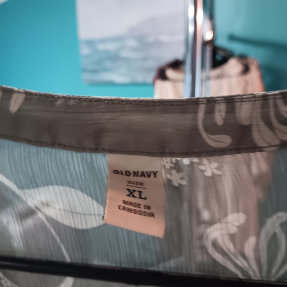 Old Navy Gray Floral Sheer Blouse - Picture 2 of 6